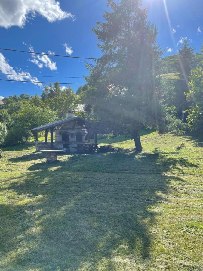 Spécial randonneurs, tranquillité assurée Apartamento Jarrier Exterior foto